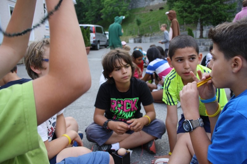 Village Camps International Summer Camp Leysin, Switzerland 2026-08-15 https://www.villagecamps.com/journals_admin/images/685-34-pet zoo (100).jpg